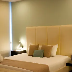 https://mare-condos.allrivieramayahotels.com