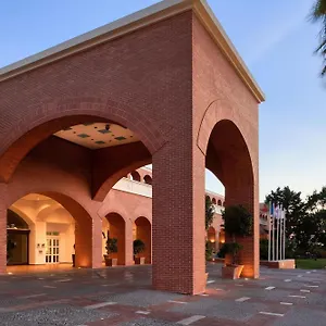 https://the-lake-resort-vilamoura.hotelaalgarve.com